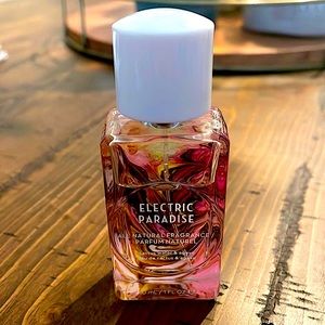 In search of this perfume (Electric Paradise from Urban Outfitters)